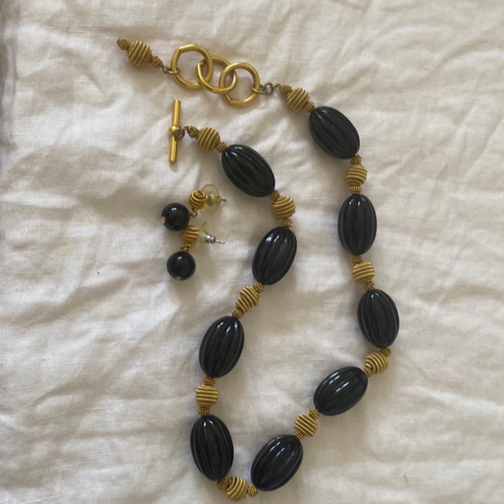 Black acry necklace